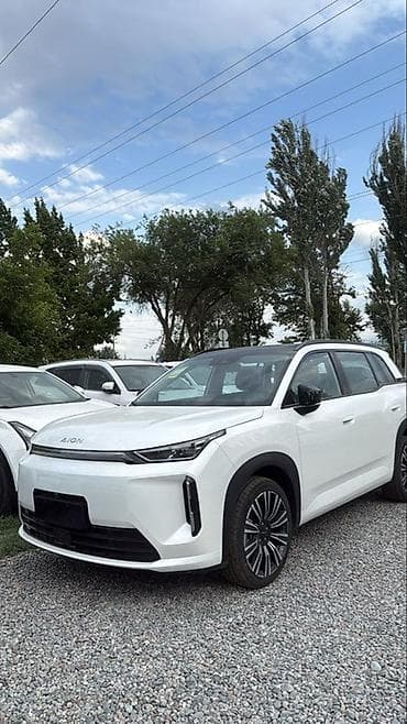 byd e3: BYD : 2026 г., Электромобиль, Кроссовер — 1