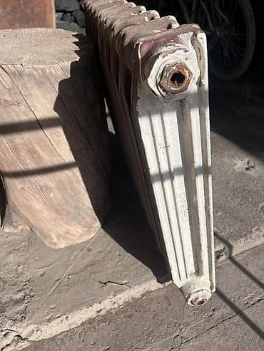 чугуный батарея: Чугунные батареи Б/у, Количество секций: 12 шт, Высота: 50 см, Тип подключения: Боковое — 2