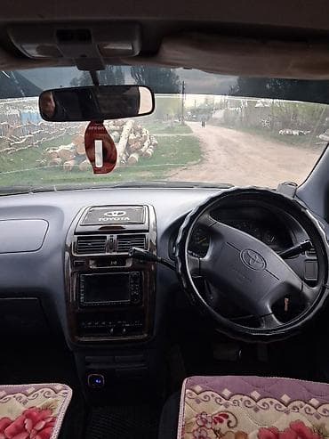 Toyota Ipsum: 1996 г., 2 л, Автомат, Бензин, Минивэн