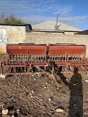 150 хтз: Продаётся надёжный трактор с полным комплектом оборудования: прицеп — 10