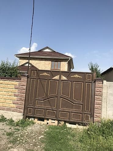 Продажа домов: Продаётся двухэтажный кирпичный дом с приусадебным участком. 4 — 7