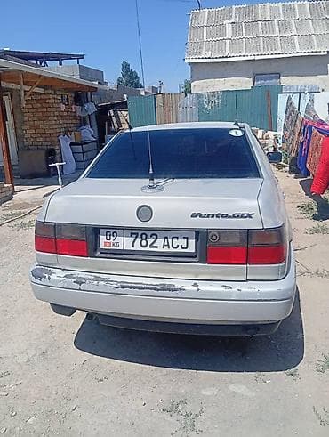 крыло вента: Volkswagen Vento: 1995 г., 1.8 л, Механика, Бензин, Седан — 4