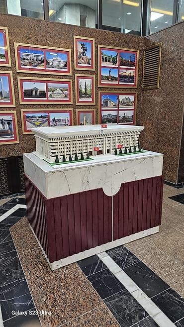 Мебельные услуги: Выставочные витрины и постаменты для музеев и госучреждений - Серия — 2