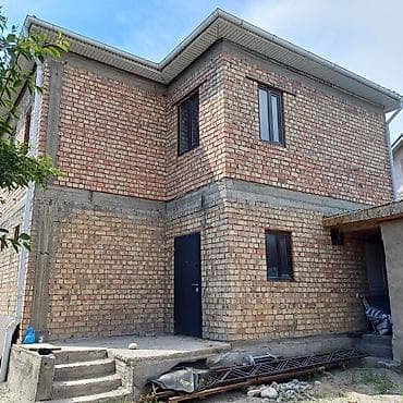 1 bedroom: Продаётся двухэтажный кирпичный дом с приусадебным участком. Общая — 2