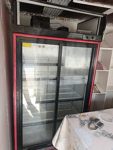 Холодильная витрина для магазинов/кафе с раздвижными стеклянными