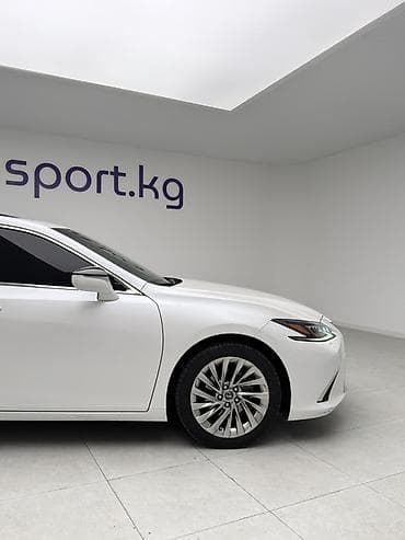 ls 400: Lexus ES: 2019 г., 2.5 л, Гибрид, Седан — 7