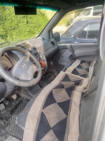 70 сом: Mercedes-Benz Vito: 2002 г., 2.3 л, Кол менен иштөөчү, Дизель, Вэн/Минивэн — 5