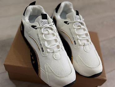 Атайын кийим: Кроссовки повседневные, белые с черно‑золотыми вставками. - Верх — 2