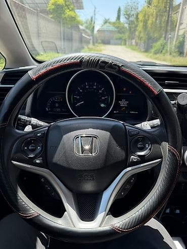 недорогие электромобили: Honda Fit: 2019 г., 1.5 л, Автомат, Бензин, Хэтчбэк — 7