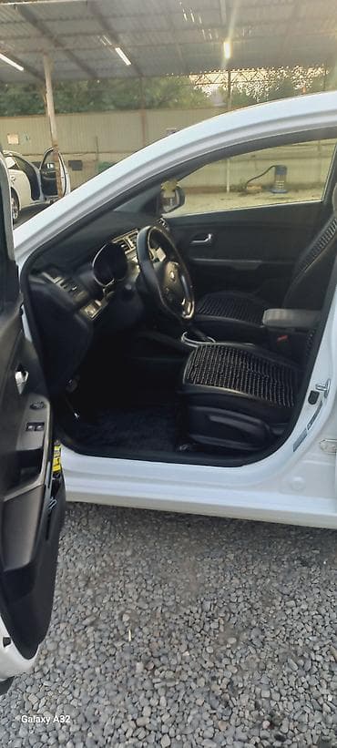 byd e2 2022: Kia Rio: 2017 г., 1.6 л, Автомат, Бензин, Седан — 8