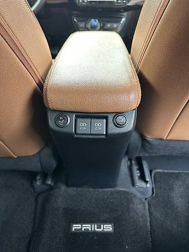 jet auto: Toyota Prius: 2020 г., 1.8 л, Гибрид, Хэтчбэк — 9