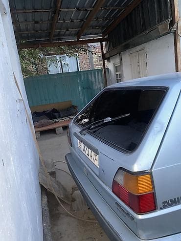сктер: Volkswagen Golf: 1988 г., 1.3 л, Кол менен иштөөчү, Бензин, Хетчбек — 5