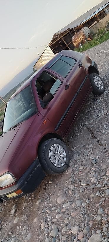 пасад седан: Volkswagen Golf: 1994 г., 1.3 л, Механика, Бензин, Хэтчбэк — 3