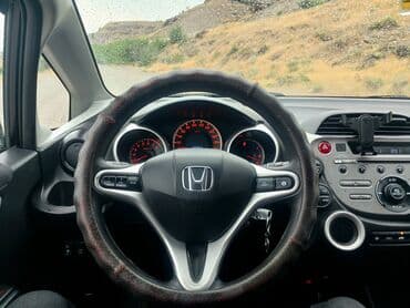 домкраты бу: Honda Jazz: 2008 г., 1.3 л, Механика, Бензин, Хэтчбэк — 6
