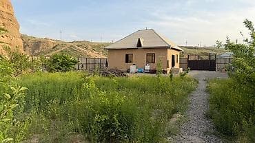 Продаётся дом в г. Кызыл-Кыя, ул. Машзавод. Площадь дома: 90 кв.м — 2