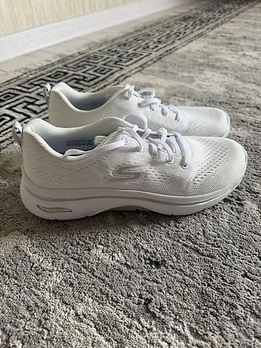 nike react: Легкие женские кроссовки Skechers, модель SN 125316, цвет White. - — 1