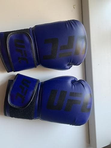 перчатки юфс: Боксерские перчатки UFC, цвет темно‑синий. Почти как новые носил их — 1