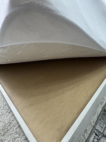 Двуспальная кровать, Б/у, С матрасом, длина - 200 см — 7