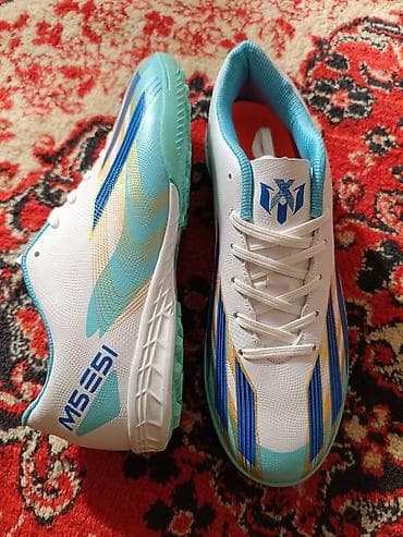 бутсы как у меси цвет зелёный: Мужские кроссовки, 41, 41.5, 42, Adidas, Новый, цвет - Зеленый — 1