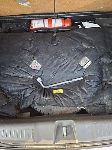 Honda Fit: 2005 г., 1.3 л, Автомат, Бензин, Хэтчбэк — 9