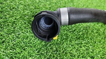 блок предохранителей: Патрубок 6421 6 918 912 Е53 х5 дорест . М62 V8. Год 2001. В — 1