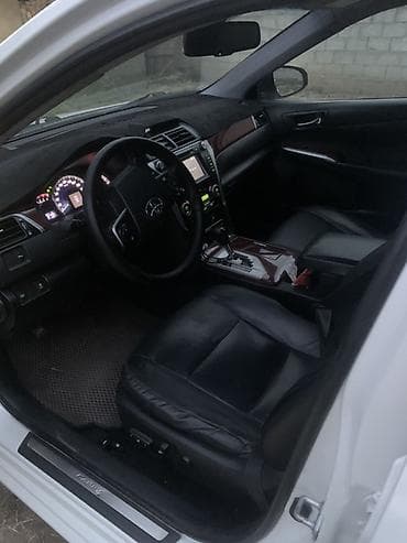 машина салон: Toyota Camry: 2013 г., Седан — 5