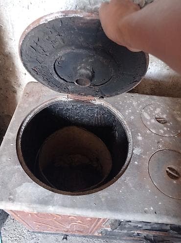 чук: Дровяная кухонная плита с духовкой и варочной поверхностью. Описание — 2