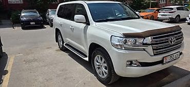 Toyota Land Cruiser: 2017 г., 4.6 л, Автомат, Бензин, Внедорожник