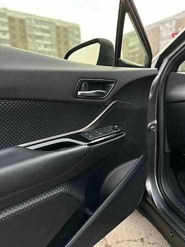 Унаа сатуу: Toyota C-HR: 2018 г., 2 л, Вариатор, Бензин, Кроссовер — 4