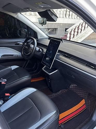 х2 00: BYD E2: 2022 г., Автомат, Электромобиль, Хэтчбэк — 3