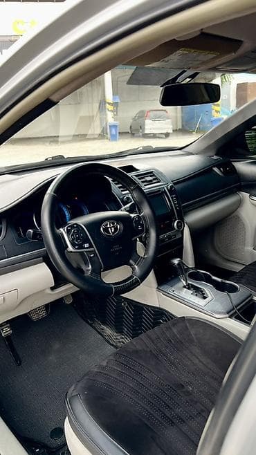 211 е500: Toyota Camry: 2014 г., 2.5 л, Автомат, Гибрид, Седан — 4