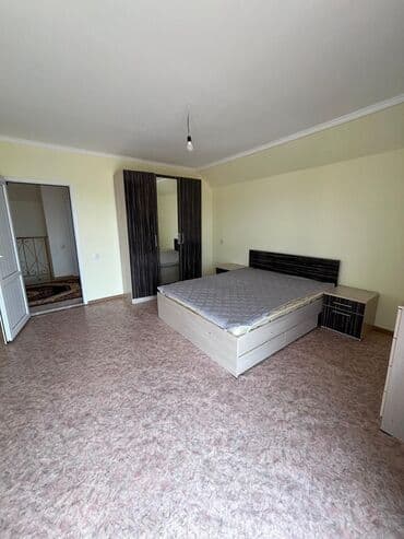 дом с баней на сутки: 160 м², 6 комнат, Утепленный, Теплый пол, Парковка — 10
