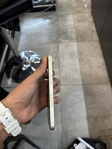 IPhone 15, Б/У, 256 GB, eSIM, АКБ 88% Телефон в идеальном состоянии