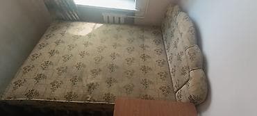 Двуспальная кровать, Б/у, С мягким изголовьем, длина - 180 см