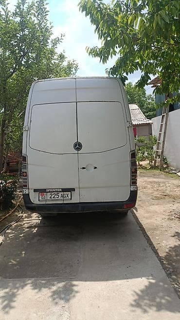 кабина спритер: Легкий грузовик, Mercedes-Benz — 3