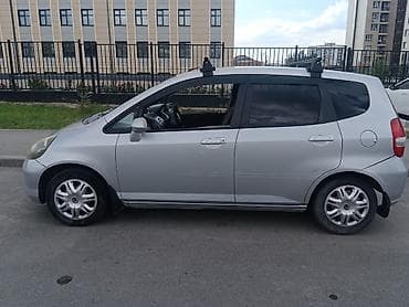 Honda Fit: 2002 г., 1.3 л, Автомат, Бензин, Хэтчбэк — 2