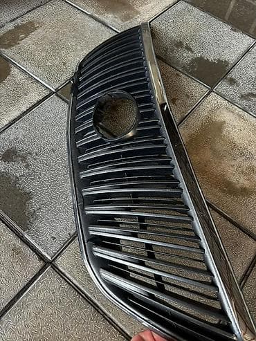 Решетка радиатора Lexus Б/у