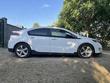маленькие электро машины: Chevrolet Volt: 2011 г., 1.4 л, Автомат, Электромобиль, Лифтбек — 5