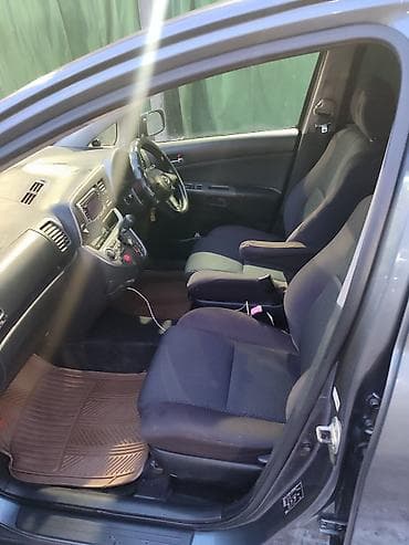 меняю на минивен: Toyota WISH: 2004 г., 1.8 л, Автомат, Бензин, Минивэн — 7