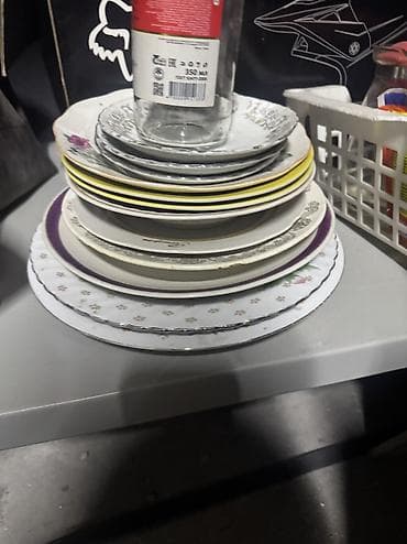 алюминий кастрюл: Продаю посуду 
Цена договорная — 8