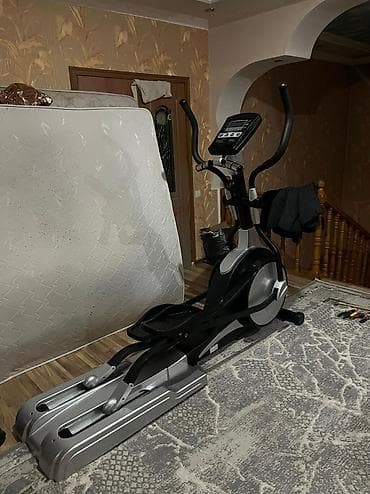 Эллиптический тренажёр (орбитрек) c передним приводом. - Плавный