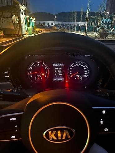 Продажа авто: Kia K5: 2020 г., 2 л, Автомат, Газ, Седан — 9