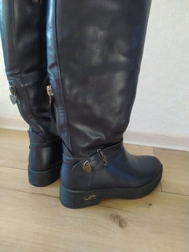 сапоги из натурального меха и кожи: Продаю тёплые сапоги 39 размер на 37. 800 с. Надевались совсем мало — 3