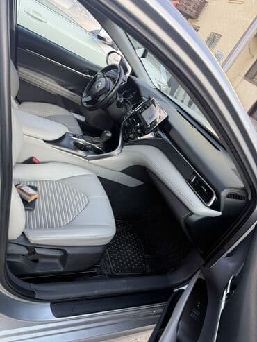 santa barbara: Toyota Camry: 2022 г., 2.5 л, Типтроник, Гибрид, Седан — 3