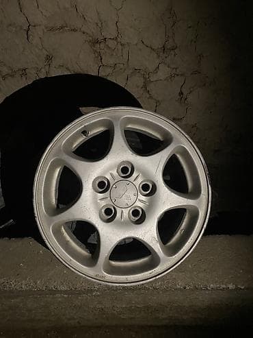 Литые Диски R 15 Комплект, отверстий - 5, Б/у