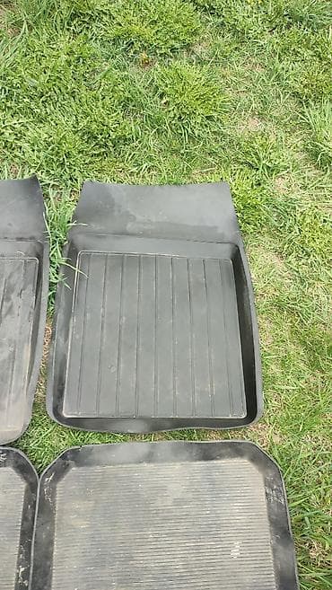 Комплект автомобильных резиновых ковриков (4 шт.) - Материал: плотная