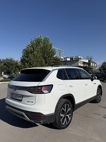 Транспорт: Volkswagen Tayron: 2023 г., 1.5 л, Автомат, Бензин, Кроссовер — 3