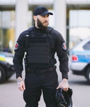 охрана ночной клуб: Срочно! Требуется сб Возраст от 23 до 30лет строго⚠️⚠️⚠️ Рост не менее — 1