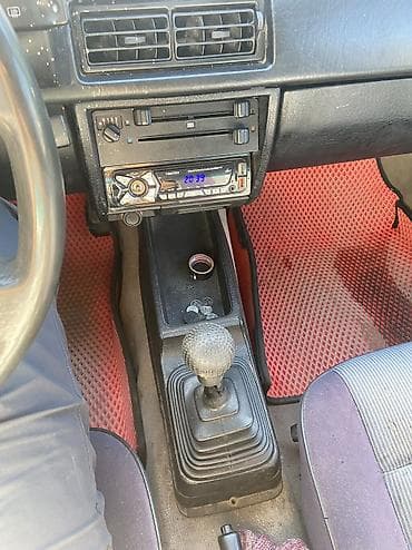Audi: Audi 80: 1986 г., 1.8 л, Кол менен иштөөчү, Газ, Седан — 8