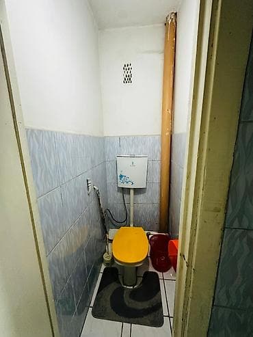 Кыймылсыз мүлк: Продается в центре города 3 комнатная квартира к этаже 77 серии. В — 3
